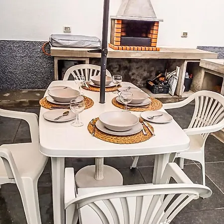 Caleta De Interian Loft Sasy アパート