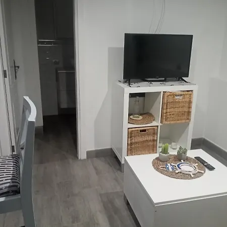 Caleta De Interian Loft Sasy דירה